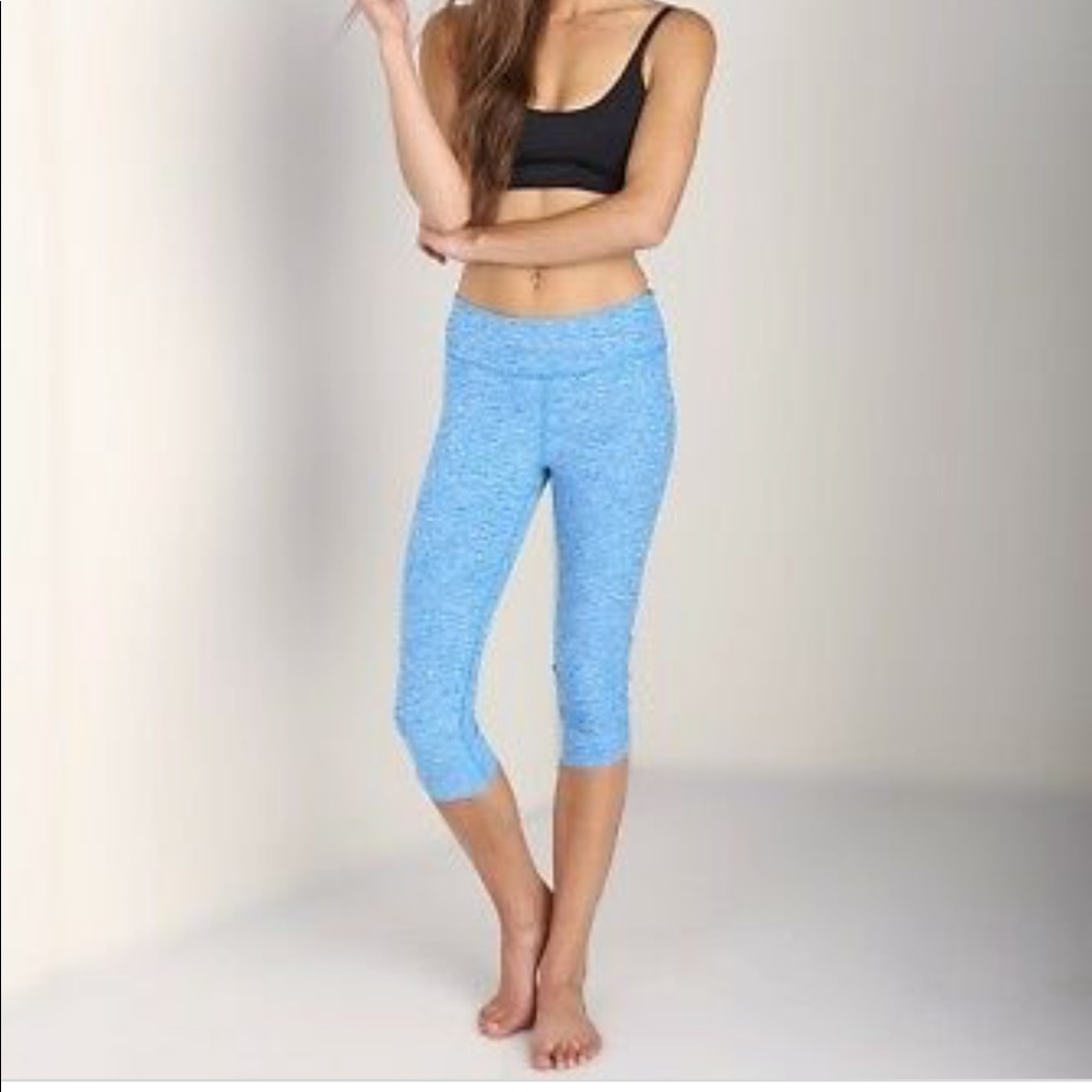 Beyond Yoga Cropped Spaced Dyed Leggings